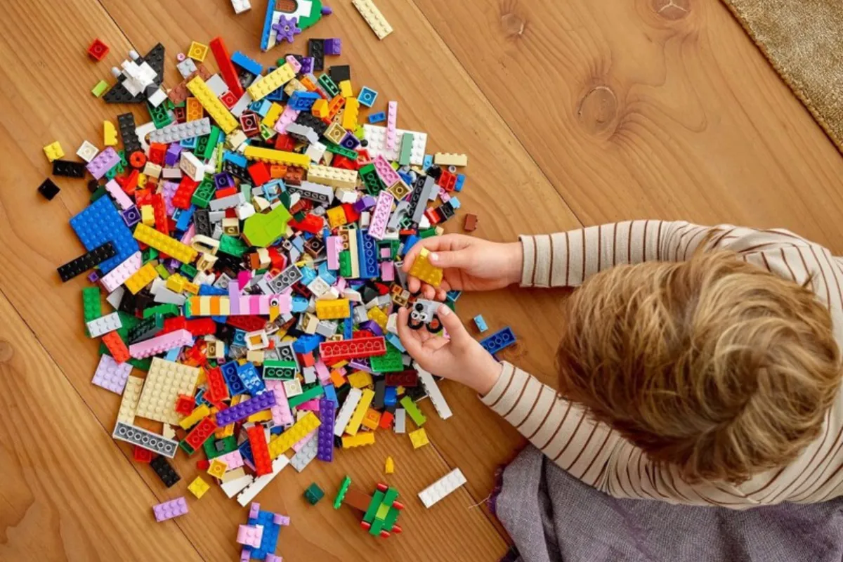 Chìm đắm trong thế giới màu sắc và sáng tạo với Tranh Hạt Lego! 